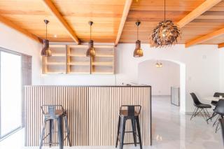 Boutique Hotel-Style 8-Br Haven in Ferndale - 4