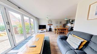 Ocean Cove - Part of the The Bay Filey Holiday Village with pool, gym and direct beach access, pub, restaurant, tennis and meadows walks - 7