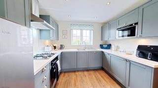 Ocean Cove - Part of the The Bay Filey Holiday Village with pool, gym and direct beach access, pub, restaurant, tennis and meadows walks - 4