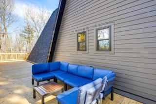 A-Frame Chalet w Mountain Views Near Main St - 7