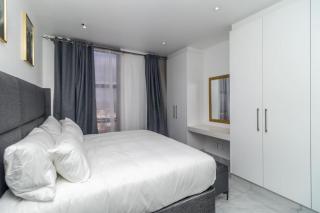 Luxury 2BR at Masingita Towers Sandton - 4
