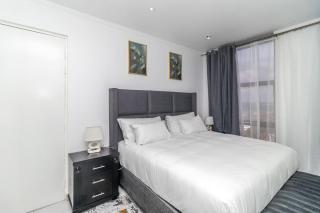 Luxury 2BR at Masingita Towers Sandton - 3