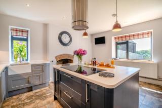 5 Bed in Wellington oc-77900 - 3