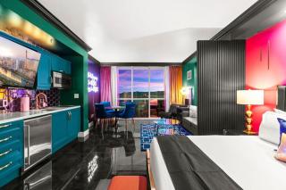 The Joker Suite On LV Strip - 4