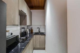 Boutique Hotel-Style Apartment In Ferndale-F6 - 1