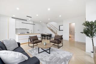 Domi Rentals - The Cheltenham Southland House - 8