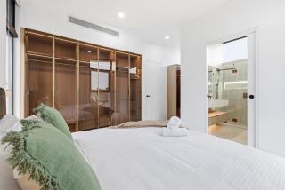 Domi Rentals - The Cheltenham Southland House - 3
