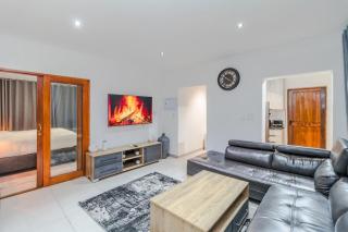 Boutique Hotel-Style Apartment In Ferndale-E5 - 0