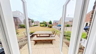 Dragonfly Cottage - Part of the The Bay Filey Holiday Village with pool, gym and direct beach access, pub, restaurant, tennis and meadows walks - 4