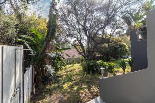4BR Luxury Escape in Bryanston - Sandton - 4