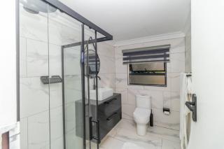 4BR Luxury Escape in Bryanston - Sandton - 2
