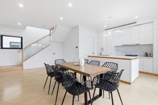 Domi Rentals - The Cheltenham Southland House - 2