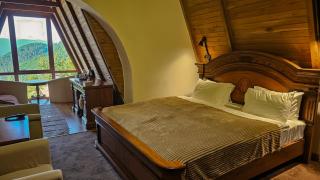 Alpine Castle Hotel - 6