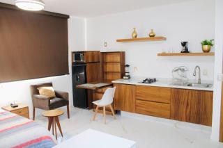 Fully Equipped Studio AC & Parking Sleeps 4 C - 9