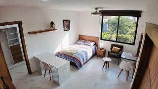 Fully Equipped Studio AC & Parking Sleeps 4 C - 7