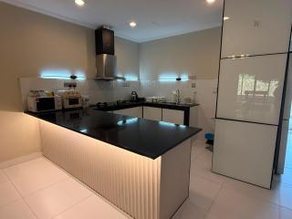 Landed IOI City Mall Country Heights Putrajaya Homestay - 8