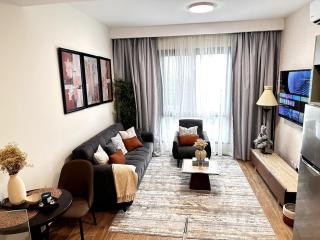 Stylish 1Bedroom, 1 Bathroom Duplex,Airport West - 0