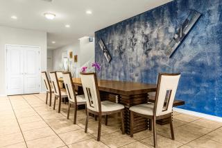 Dream Getaway Modern 9-Bedroom Vacation Home - 4