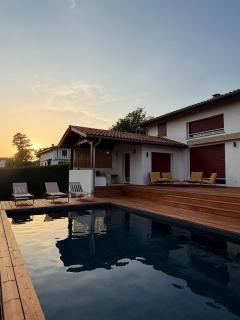 Villa Etamendia - pool with mountain view - 5