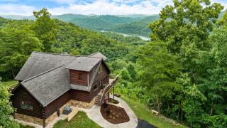 Serene Mtn Cabin Retreat Lake Access Hot Tub - 2