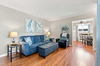 Spacious 4BR Near Convention Center-Family Friendly - 3
