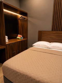 Downtown - Luxury Urban Retreat - 6P Pool n views - 1
