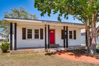Time Machine: Games Galore in Lubbock Home By TTU! - 7