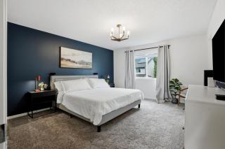 Luxury Cranston Home King Beds 77 TV BBQ - 7