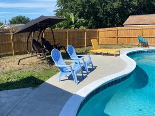 3 Bedroom 2 Bath Private Pool Home Near Beaches - 2