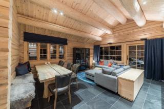 Exclusive and cozy log cabin in Kvitfjell - 1