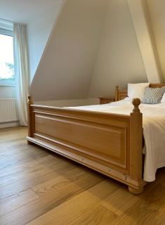 Lichtdurchflutete Dachgeschosswohnung in Uninähe - 1