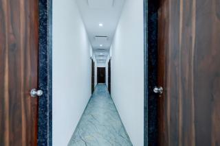 Spot On Hotel Blue Star - 0