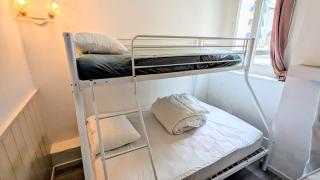 Appartement à LUCHON 10 personnes max, 80m télécabine, 80m des thermes - 5