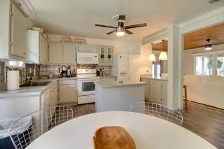 'The River Cottage' Isle of Wight Retreat w/ Dock - 2