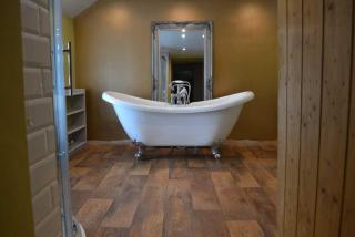 Fronlwyd Longhouse for 15 with Hot Tub & Pizza Oven - 1