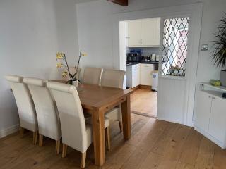 Spacious 3 Bed House near Heathrow & Twickenham - 4