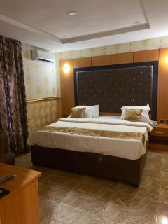 Goldstep Hotel Asaba - 9