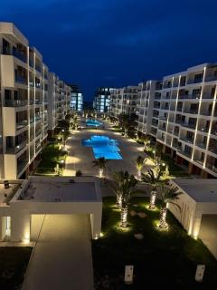 Luxury Apartment in Sea Breeze for group or family - 3
