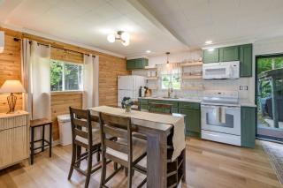 Cozy Maine Lakefront Cabin Rental - 7