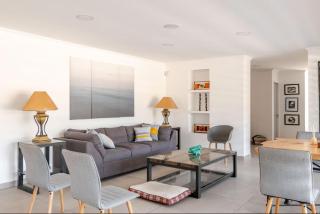Alojamiento entero en moderna casa en condominio - 0