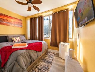 Beautiful 3BR Condo in DTWN Pool Access - 6