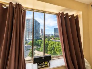 Beautiful 3BR Condo in DTWN Pool Access - 4