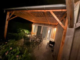 Villa Riverside met hottub, eigen aanlegsteiger, zwemtrap, trampoline en kano's - 8
