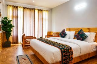 Banphool by Qasr Keys 5BHK Luxury Mountain Home - 3