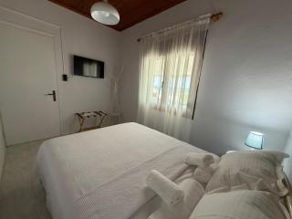 The Mulberry House Seaside - Beachfront Holiday Home - 3