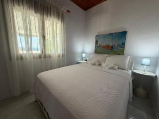 The Mulberry House Seaside - Beachfront Holiday Home - 1