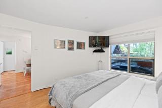 Luxe 2-Bed Ski-in Ski-out, On Hill - 2