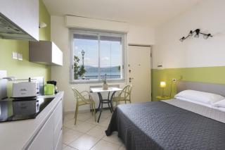 Studio 2- lake view - 8