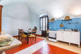 Nella Apartment With Pool - Happy Rentals - 5