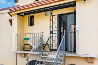 Nella Apartment With Pool - Happy Rentals - 1